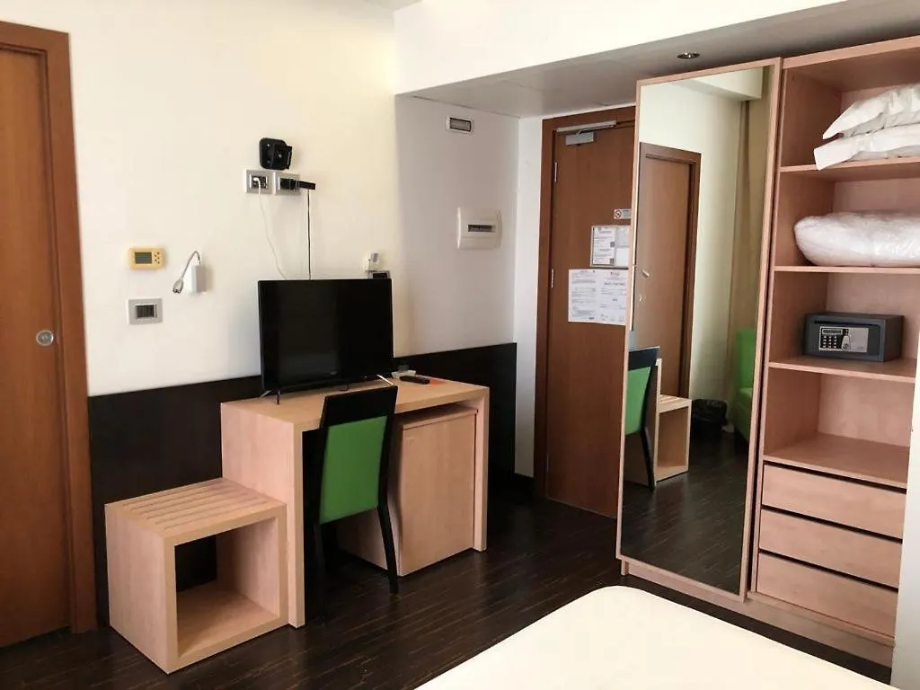 Hotel Cimarosa Naples 3*,